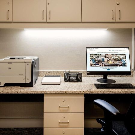 Hilton Garden Inn Фолсъм Екстериор снимка