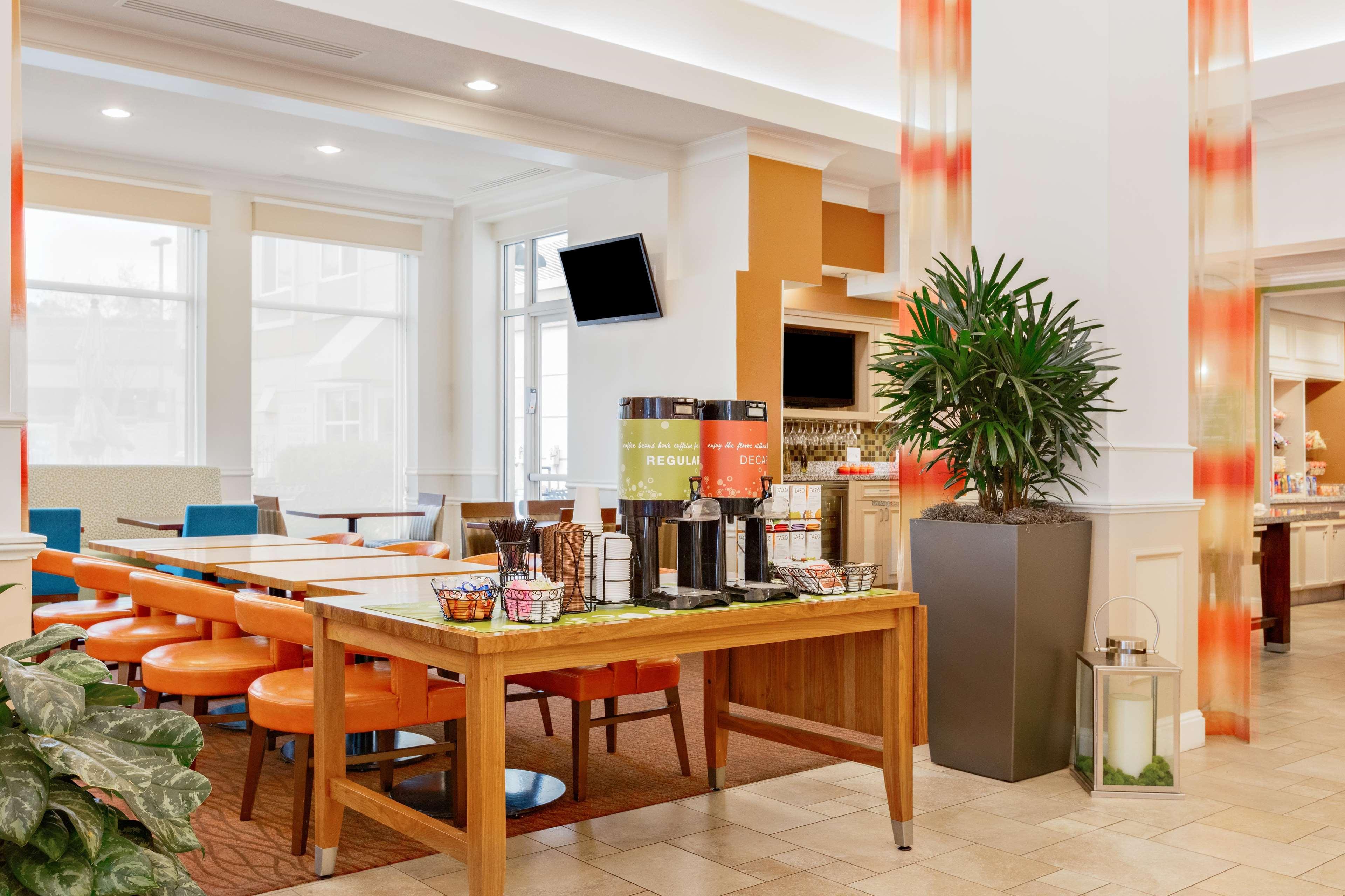 Hilton Garden Inn Фолсъм Екстериор снимка