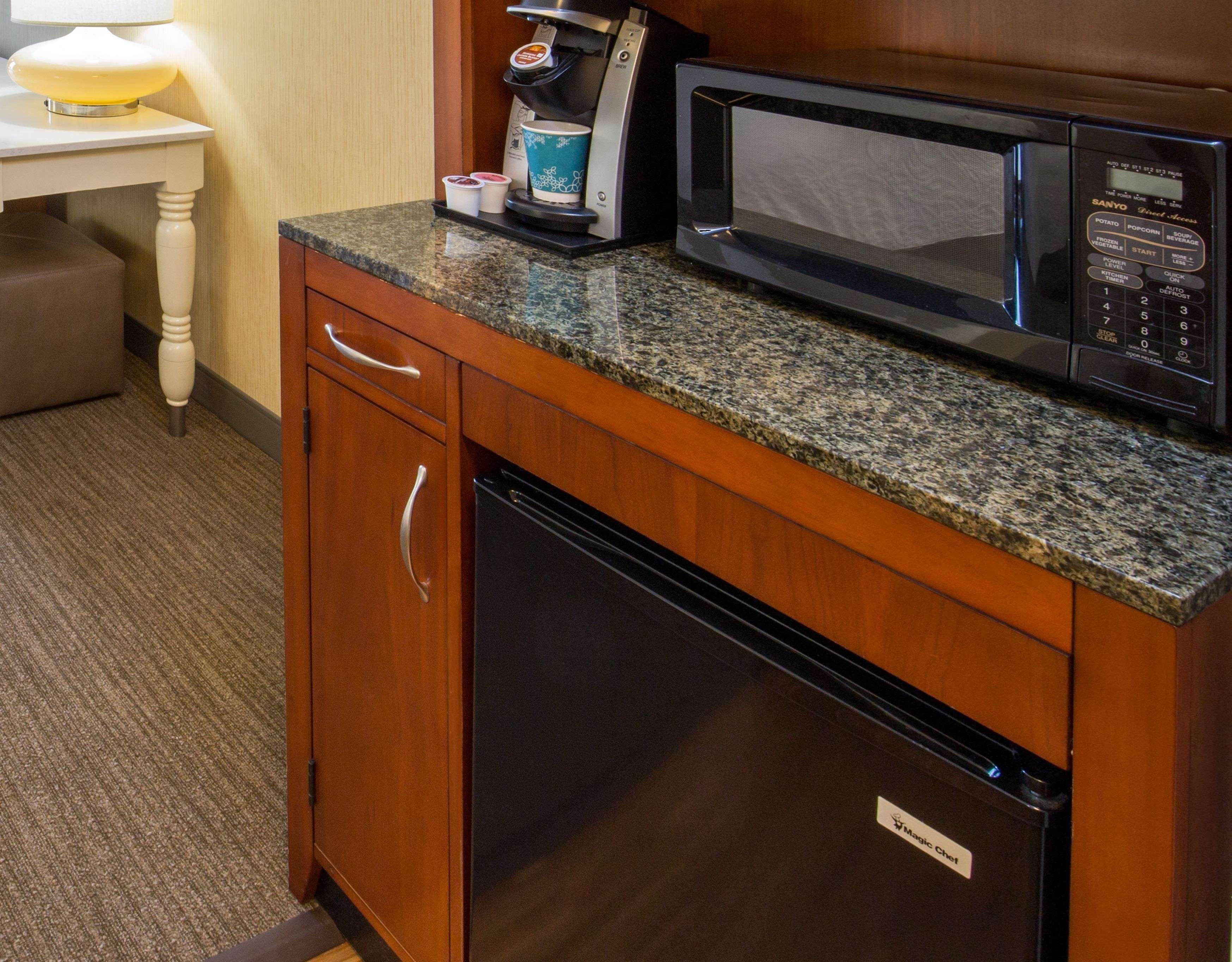 Hilton Garden Inn Фолсъм Екстериор снимка
