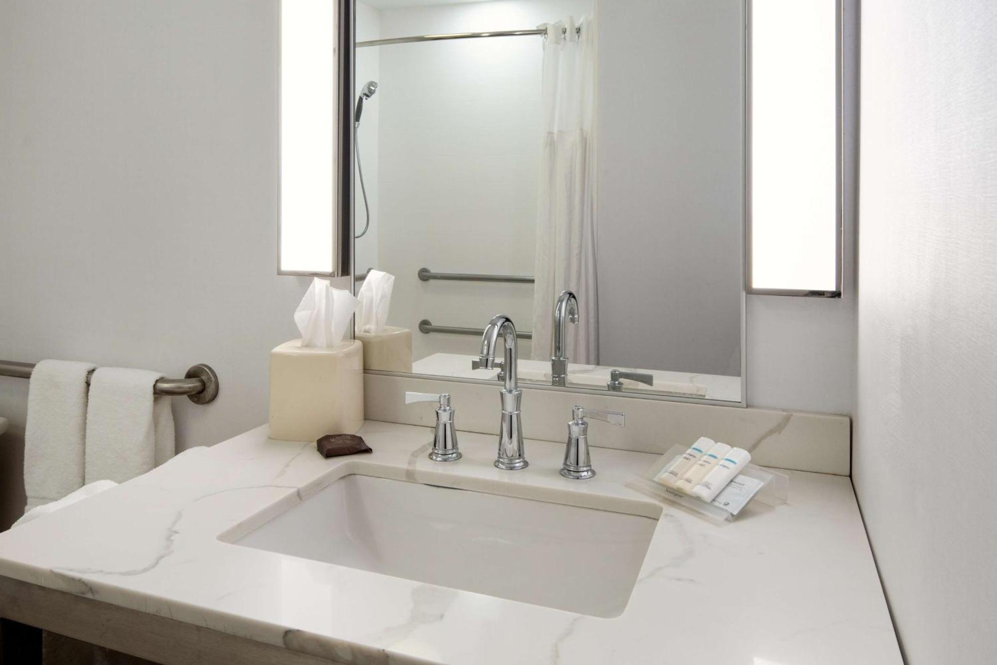 Hilton Garden Inn Фолсъм Екстериор снимка