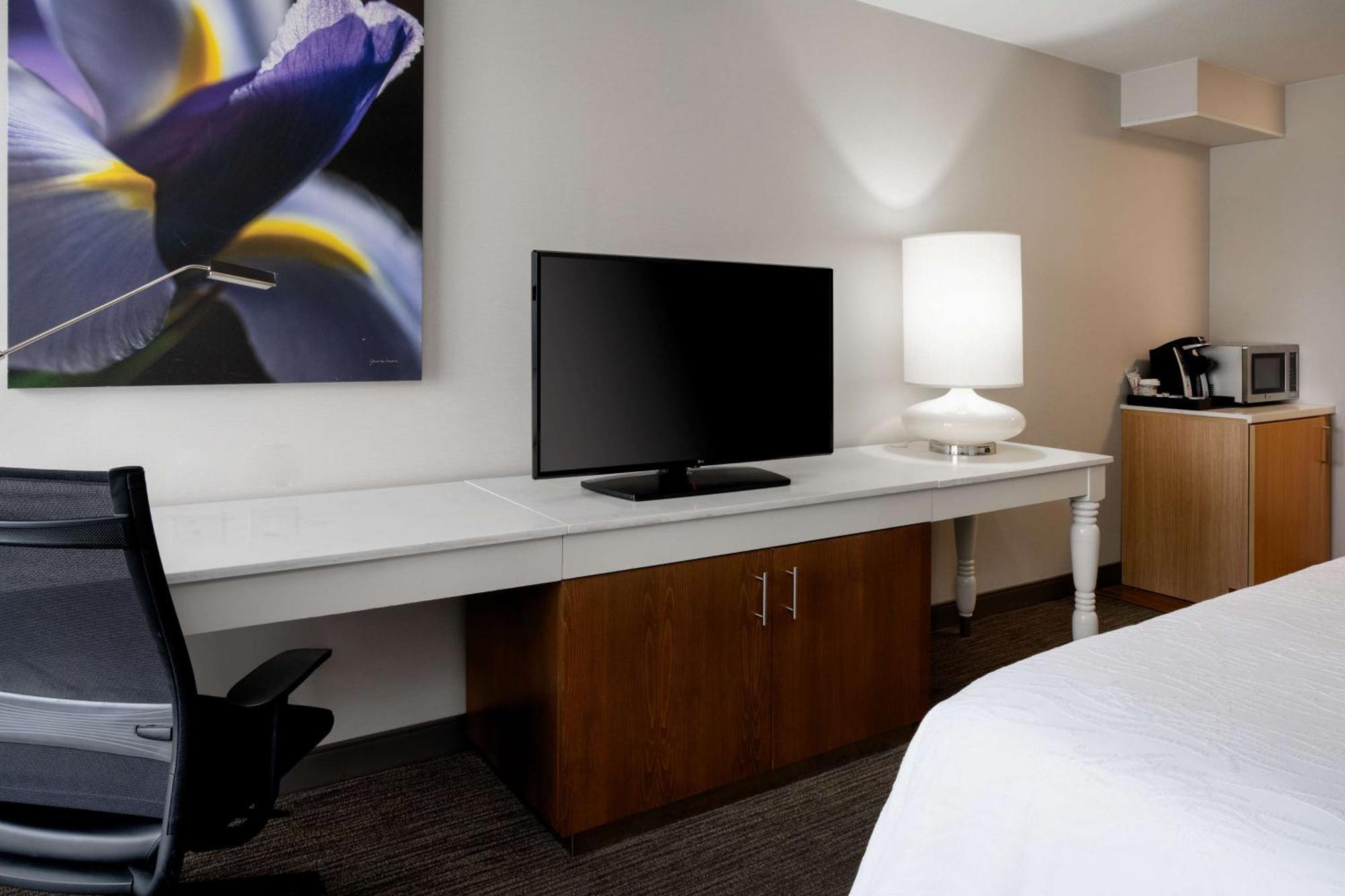 Hilton Garden Inn Фолсъм Екстериор снимка