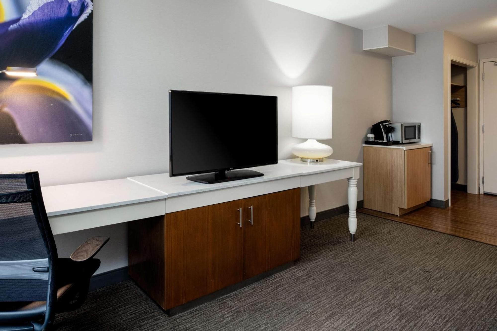 Hilton Garden Inn Фолсъм Екстериор снимка