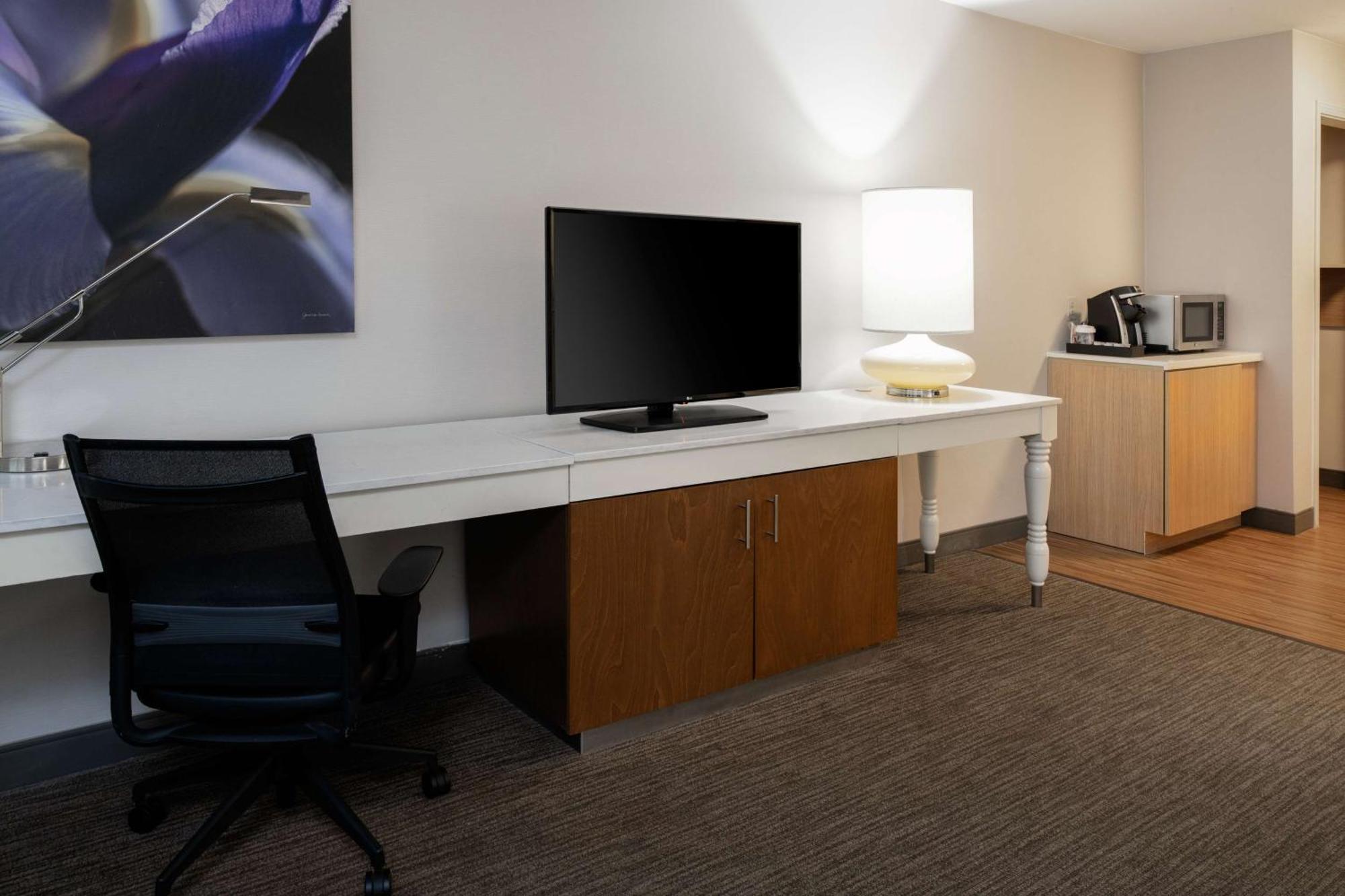 Hilton Garden Inn Фолсъм Екстериор снимка
