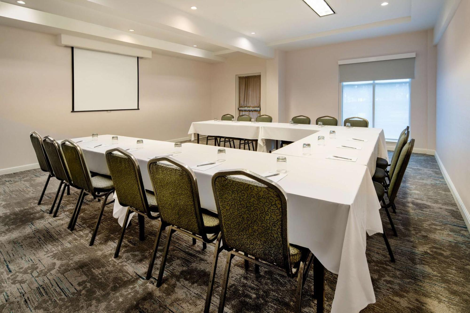 Hilton Garden Inn Фолсъм Екстериор снимка