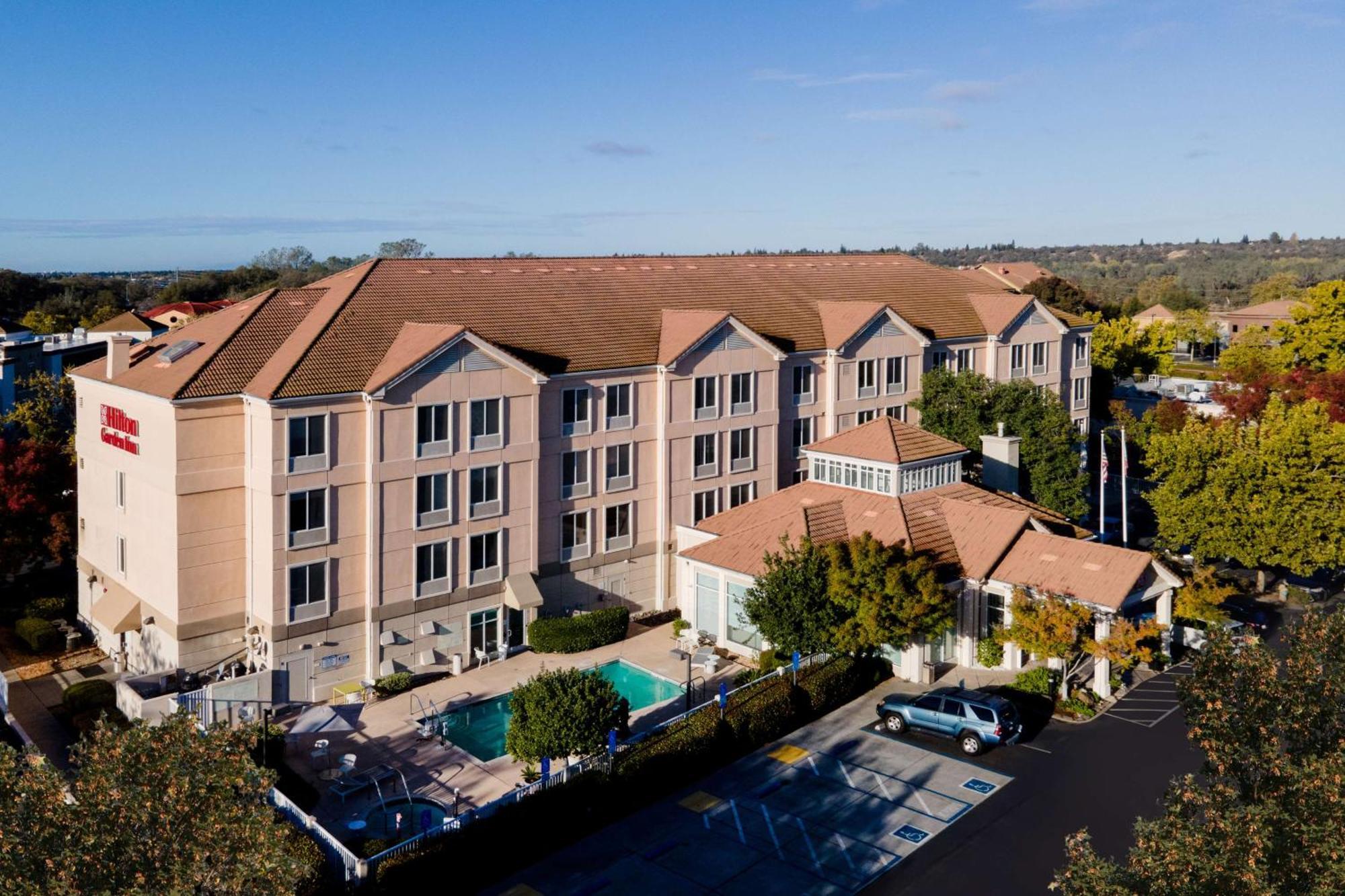 Hilton Garden Inn Фолсъм Екстериор снимка